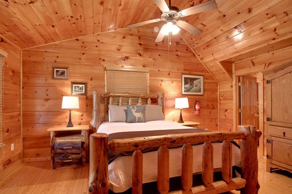 Brave Eagle Cabin Sevierville Pokoj fotografie